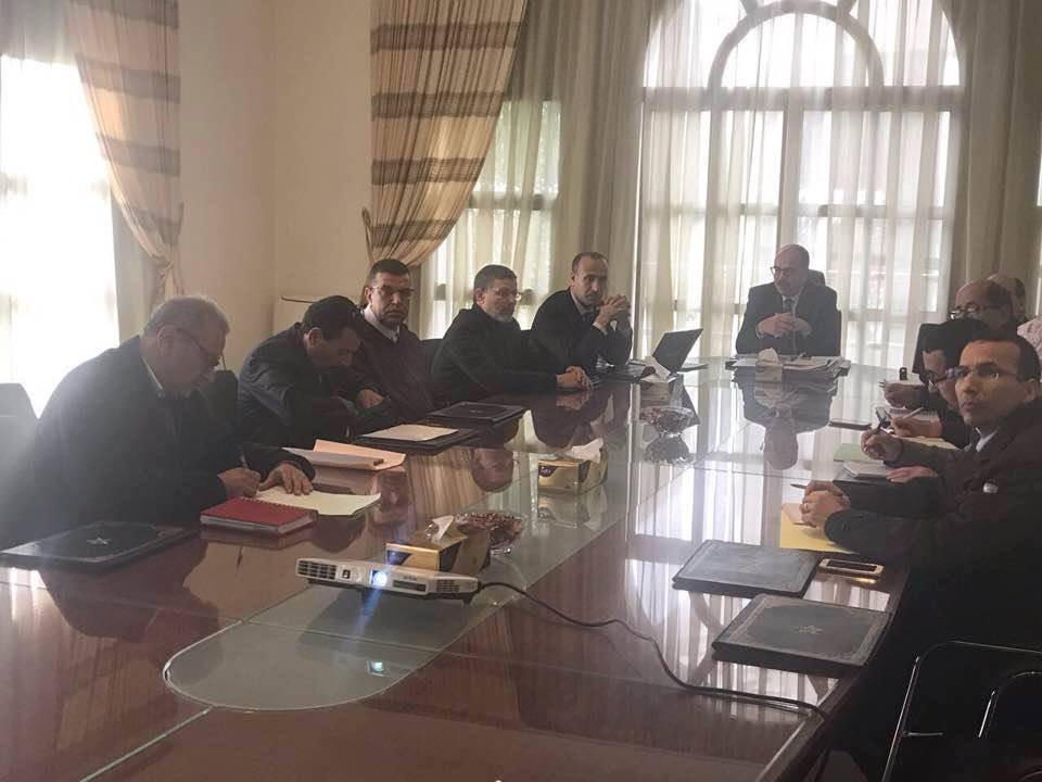 عامل اقليم العرائش يترأس اجتماعا هاما لتدارس وضعية مرفق السكة الحديدية بالقصر الكبير