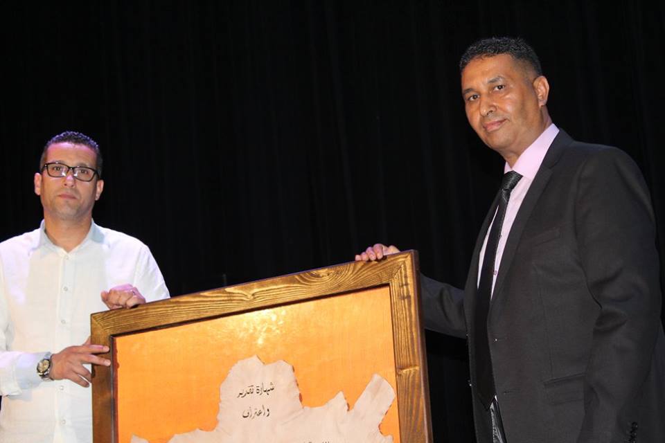 أساور الحمام لقاء الشعر والتشكيل