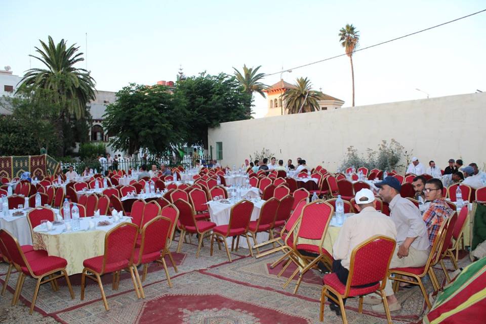 تواصل وتضامن في إلافطار الجماعي لموظفي جماعة القصر الكبير