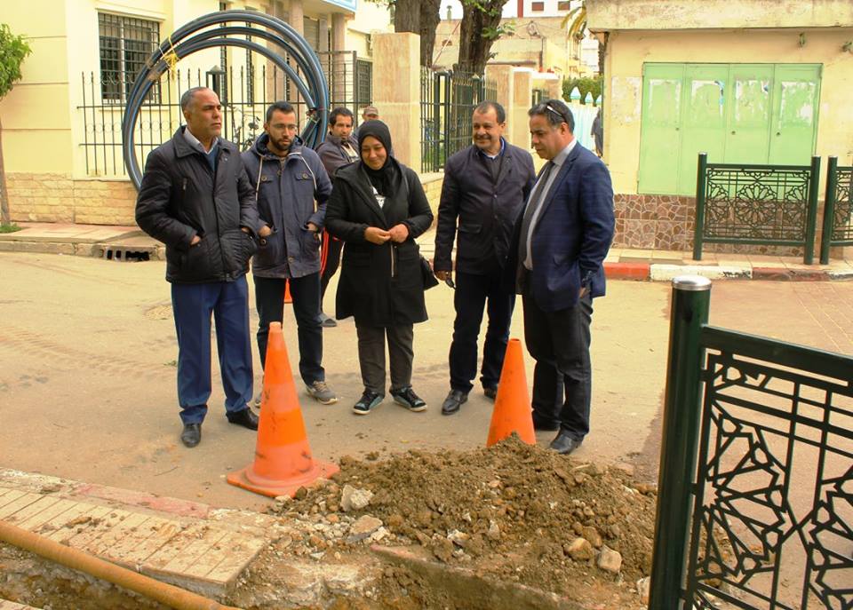 معاينة الاشغال التي تقوم بها احدى شركات الاتصالات لتوسيع شبكتها